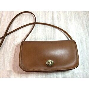 Vintage Coach Bag Dinky Flap Turn lock Crossbody Glove Leather British Tan  9375